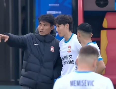 JRS直播吧-记者：西海岸队今天奔赴上海，备战本周日客战海港队的比赛