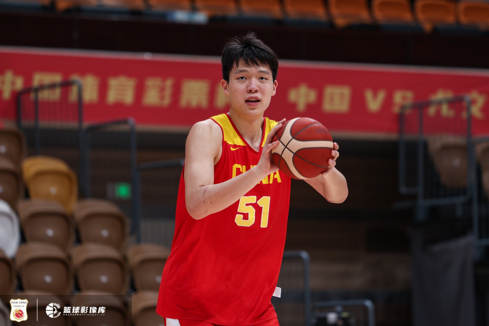 低调看直播-杨瀚森经过NBA的锻炼后 能在国家队展示自己的进步&带来更大帮助